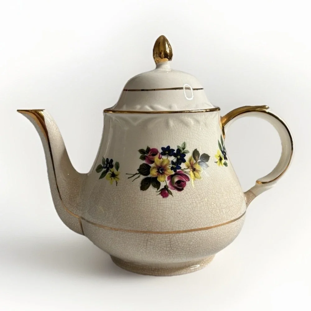 Vintage Arthur Wood & Sons Porcelain Teapot Chatsworth Roses Gold Trim UK‎